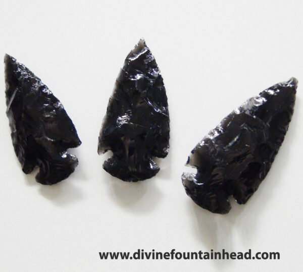 Big Obsidian Arrowhead - Image 3